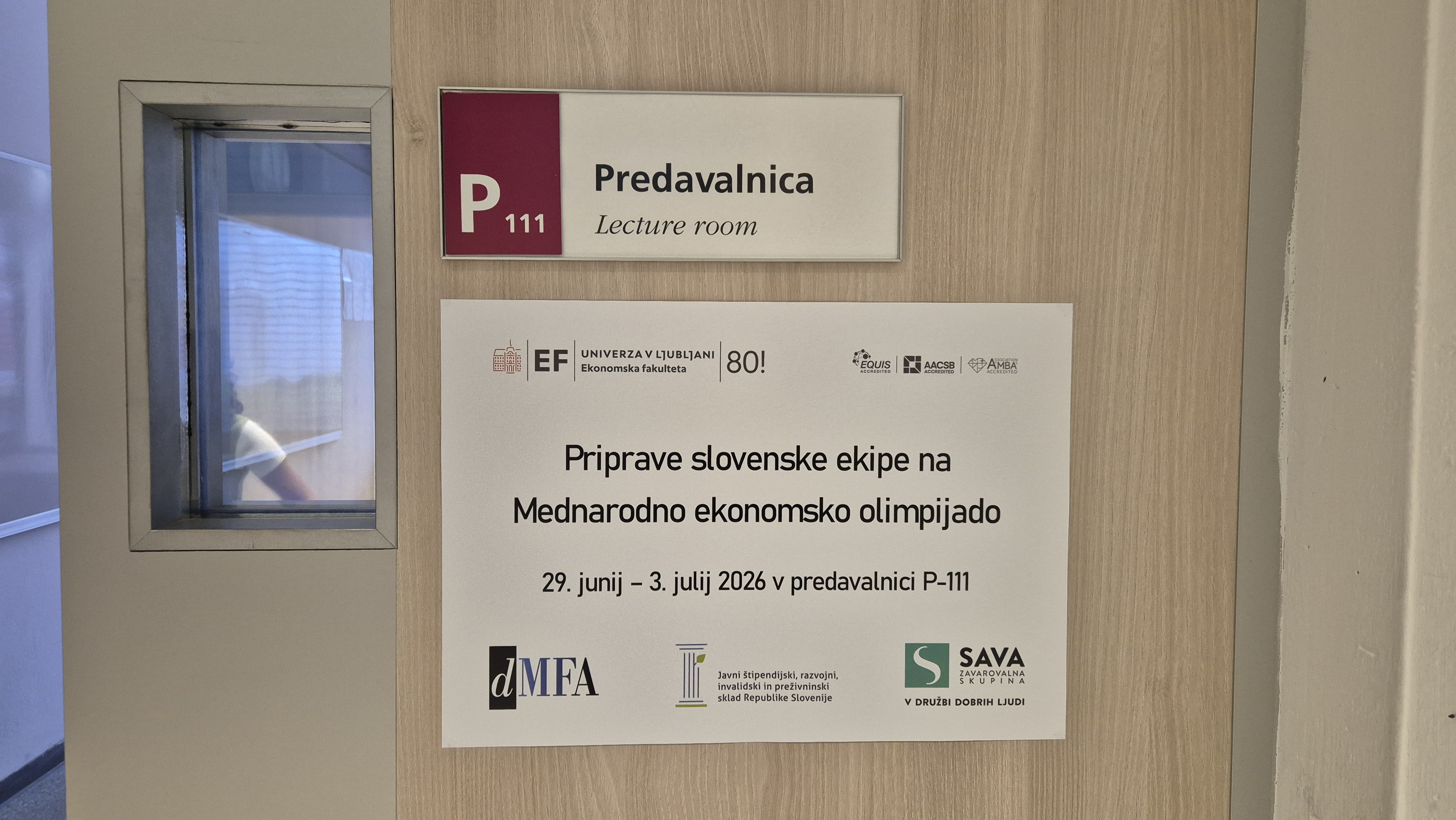 Napis ob vhodu
