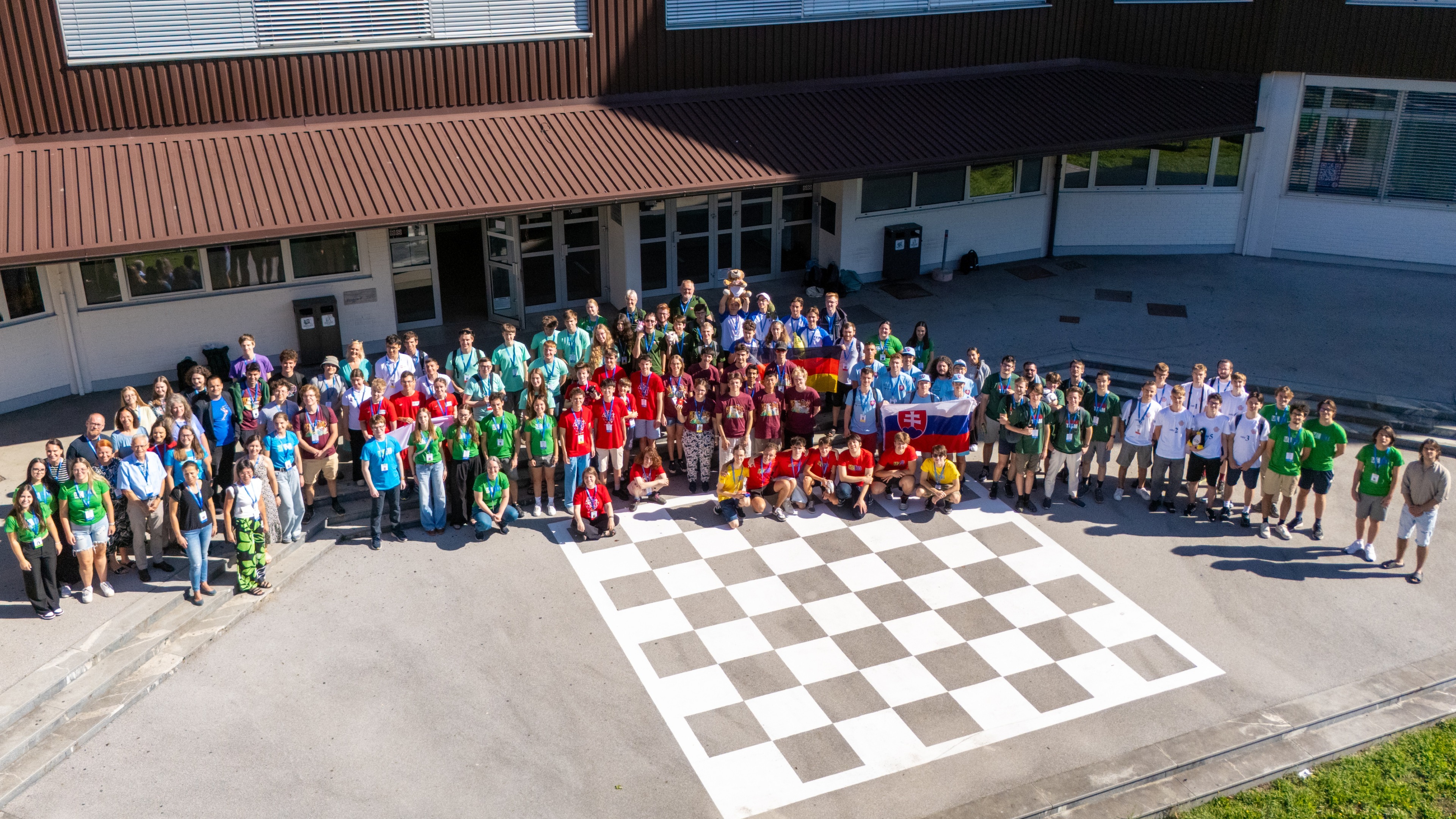 memo26-group-crop